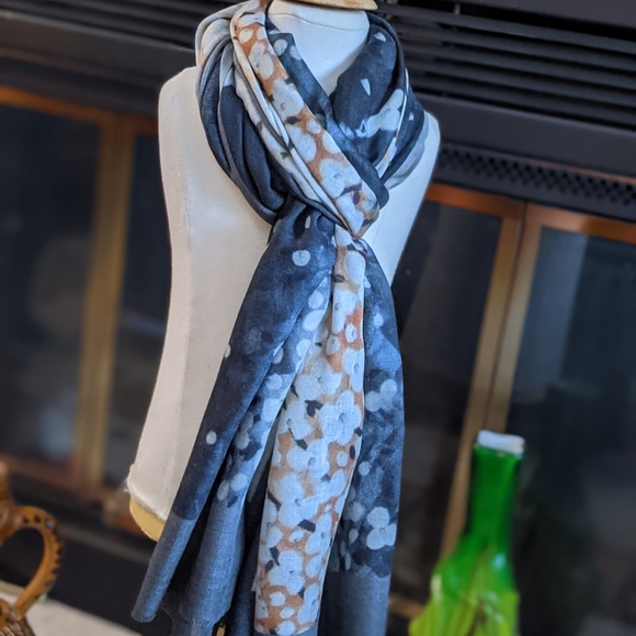 CASHMERE SCARF/WRAP - Picture 6 of 6